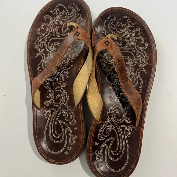 Olukai Paniolo Women's 8 Natural Flip Flop Brown Leather Comfort Sandals EUC