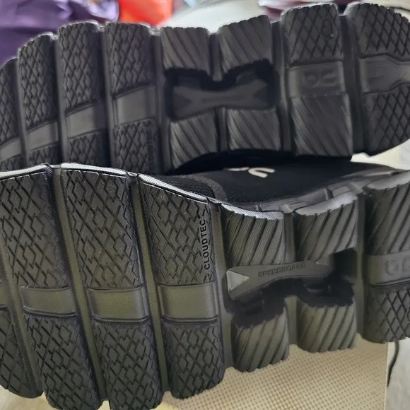 On Running Cloud X4 Men's Black Running Shoes New , out the box