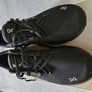 On Running Cloud X4 Men's Black Running Shoes New , out the box