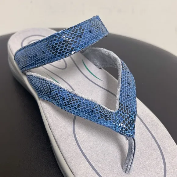 Orthofeet Blue Black Gaya Toe Post Thong Reptile Pattern Sandals NIB 9.5 Wide