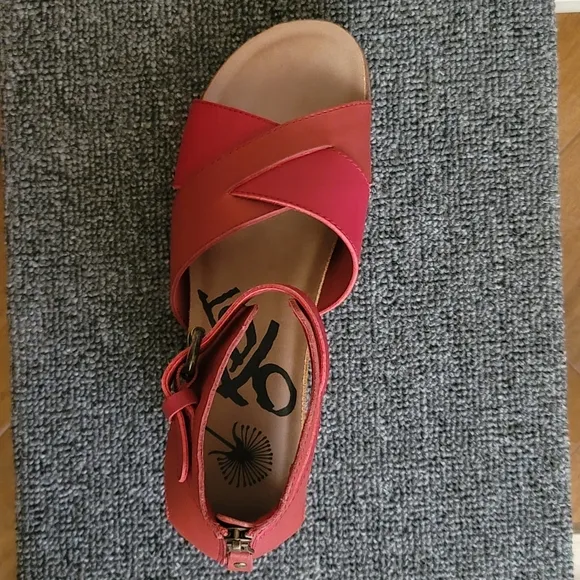 OTBT Red Leather wedge sandals adjustable ankle strap easy off with zipper!