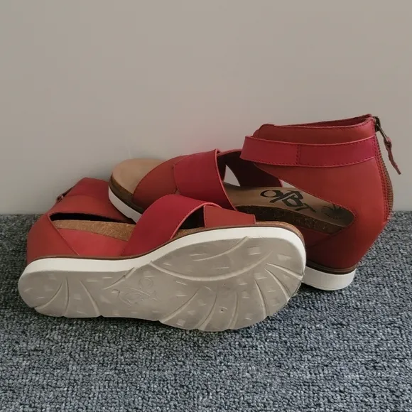 OTBT Red Leather wedge sandals adjustable ankle strap easy off with zipper!