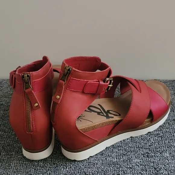 OTBT Red Leather wedge sandals adjustable ankle strap easy off with zipper!
