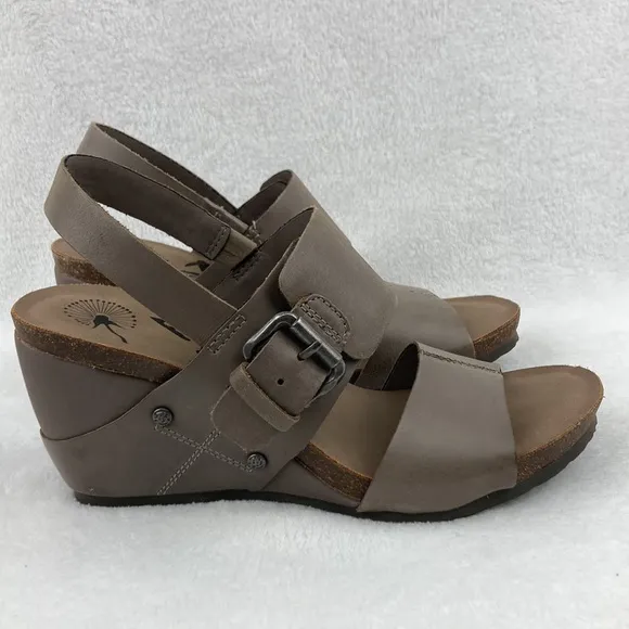 OTBT Women’s Leather Overnight Wedge Sandals sz 8.5