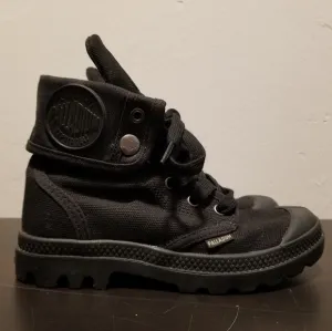 PALLADIUM BLACK COMBAT BOOTS PUNK GOTH LACE UP BOOTIES SIZE 5     HIPSTER WORK