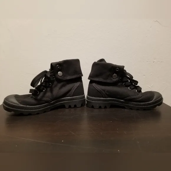 PALLADIUM BLACK COMBAT BOOTS PUNK GOTH LACE UP BOOTIES SIZE 5     HIPSTER WORK