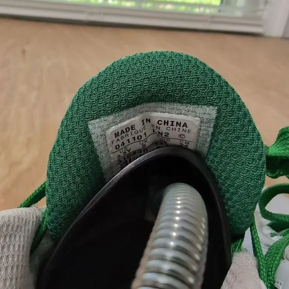 Paul Pierce NIKE youth shoes, size 6.5y  310530‎
