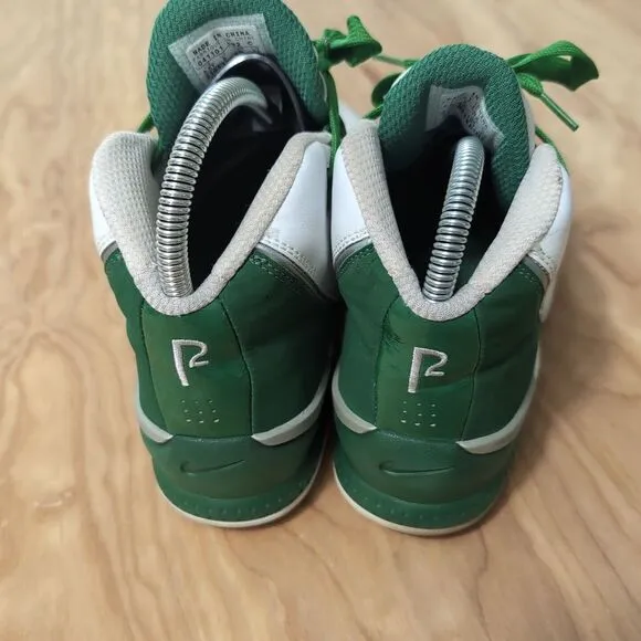 Paul Pierce NIKE youth shoes, size 6.5y  310530‎