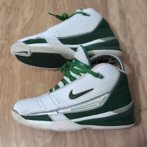 Paul Pierce NIKE youth shoes, size 6.5y  310530‎