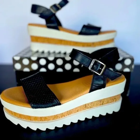 Piampiani Vera Pelle Ankle Strap Platform Sandals Black and White size 9