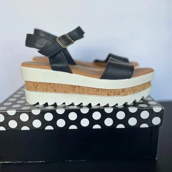 Piampiani Vera Pelle Ankle Strap Platform Sandals Black and White size 9