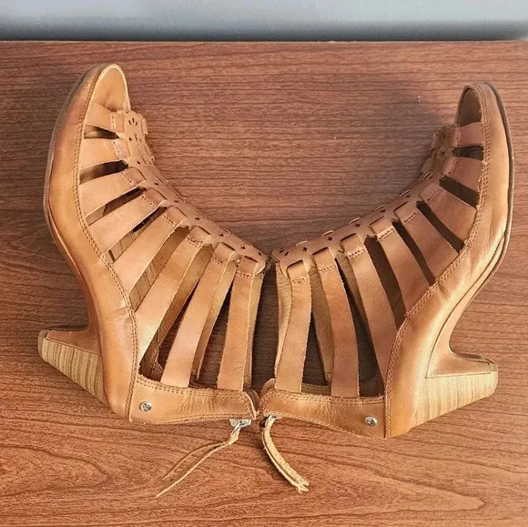 Pikolinos Java Gladiator leather heeled sandals Size 36 EUC