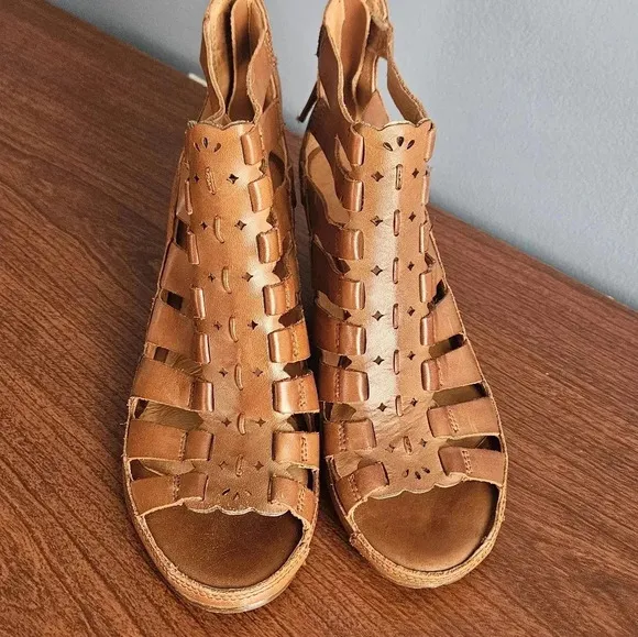 Pikolinos Java Gladiator leather heeled sandals Size 36 EUC
