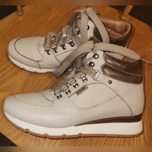 Pikolinos Lace Up Trainers W/Leather accents Size 8