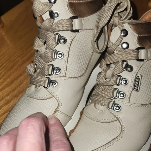 Pikolinos Lace Up Trainers W/Leather accents Size 8