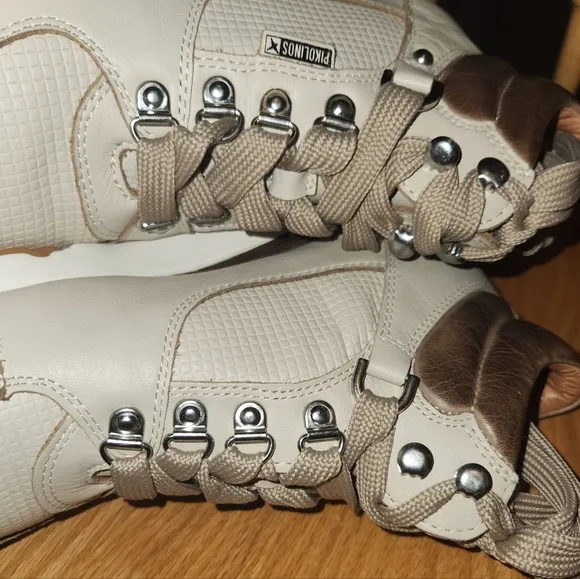 Pikolinos Lace Up Trainers W/Leather accents Size 8