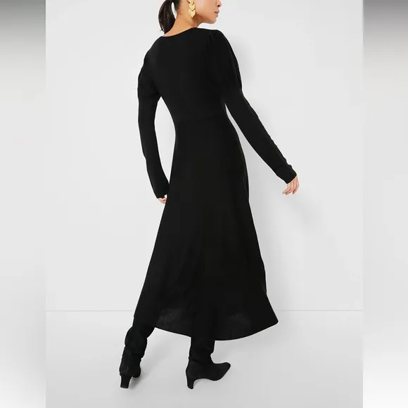 POMANDER PLACEBlack Brielle Sweater Dress