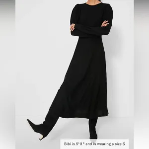 POMANDER PLACEBlack Brielle Sweater Dress
