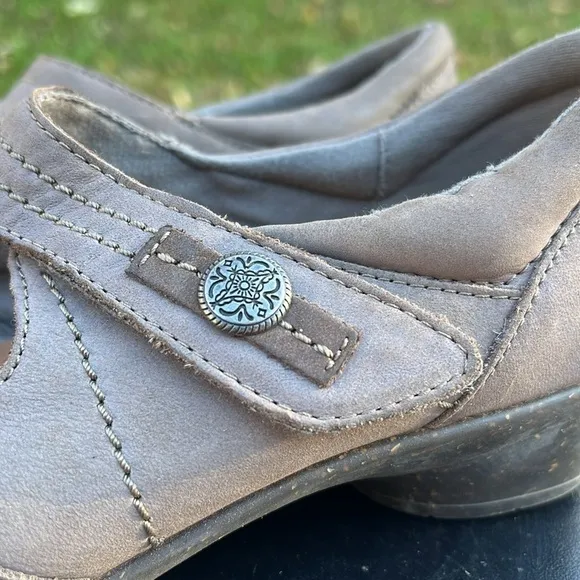 RockPort Cobb Hill Nubuck Dress Shoes, 7.5M. Taupe, Low Heel