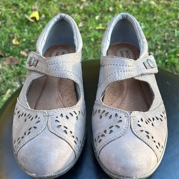 RockPort Cobb Hill Nubuck Dress Shoes, 7.5M. Taupe, Low Heel