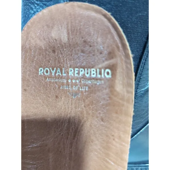 Royal Republiq Men's Black Leather Chelsea Boots Gum Sole US Size 10 EU Size 44