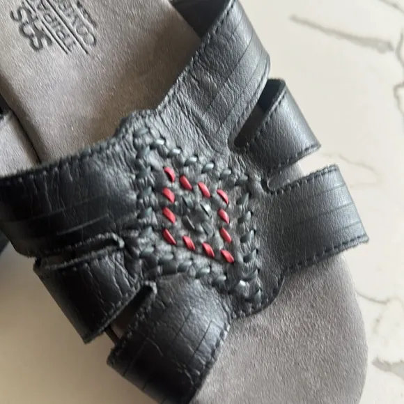 SAS leather comfort sandals size 9.5