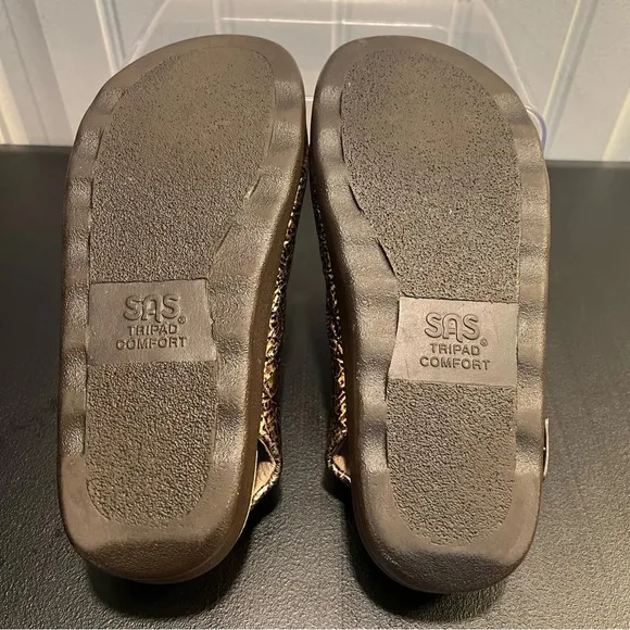 SAS Relaxed Walking Sandals Tripad Comfort Gold Snakeskin Print. Size 7 1/2.