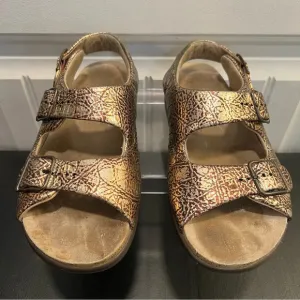 SAS Relaxed Walking Sandals Tripad Comfort Gold Snakeskin Print. Size 7 1/2.