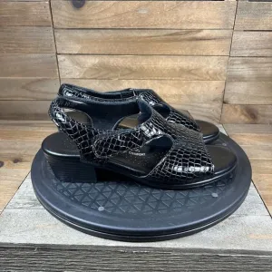 SAS Women's Size 7.5 Wide Slingback Sandals Patent Leather Black Crocs Print