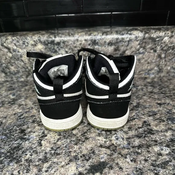 Set Of 2 Nike Air Jordan Toddler Shoes Sneakers Casual Streetwear Size 6C