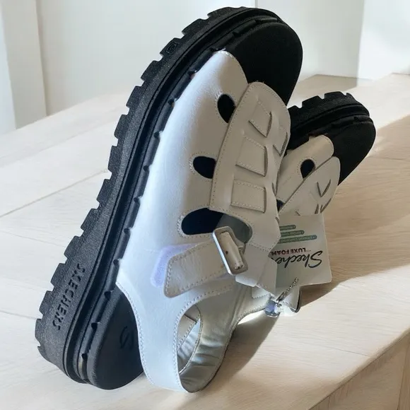 Skechers Leather Jammers Master Medusa Lug Platform Sandals White Size 9 NWT