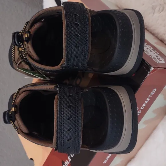 SKECHERS RELAXED FIT SANDALS.