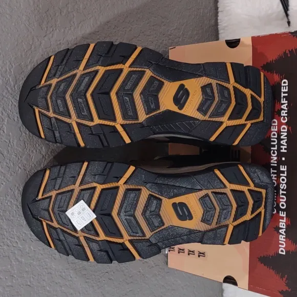 SKECHERS RELAXED FIT SANDALS.