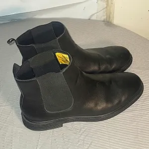 SKETCHER'S Men's Chelsea Pull On Work Boots Leather 12 Lightweight Comfort cozy