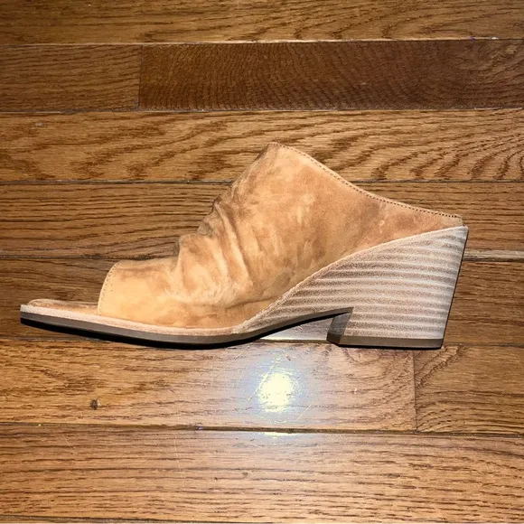 Sofft Strathmore Italian Suede Comfort Sandals Ginger Tan Women’s Size 10