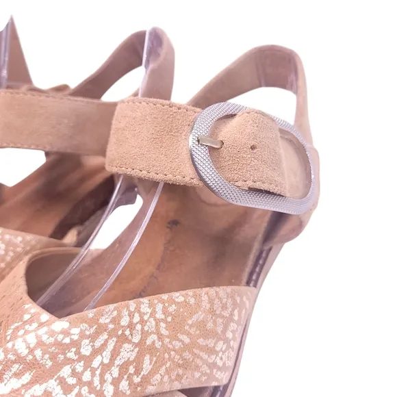 Sofft Womens Bayo Sandals Slingback Beige Gold Suede Buckle Strap Size 7.5M