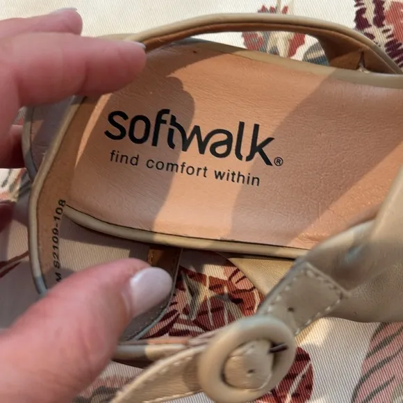 Softwalk Women's Tan Sandals size 11m