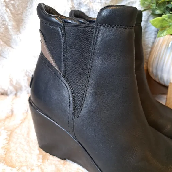 Sorel After Hours Black Leather Wedge Heel Chelsea Ankle Boots Waterproof Sz 7.5