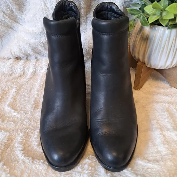 Sorel After Hours Black Leather Wedge Heel Chelsea Ankle Boots Waterproof Sz 7.5