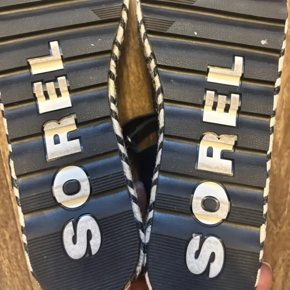 Sorel Cameron Flatform Sandals size 9