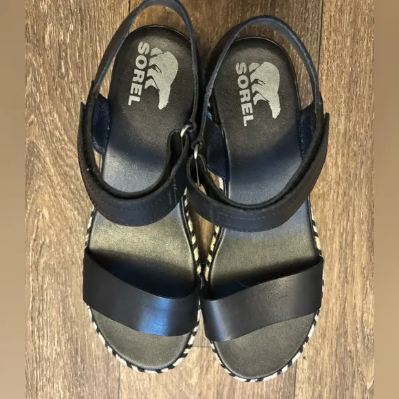 Sorel Cameron Flatform Sandals size 9