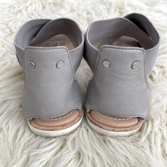 Sorel Ella Gray Sandals Elastic Straps Flat Leather Minimalist contemporary