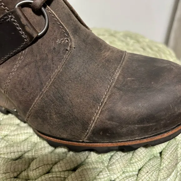 Sorel Joan of Arctic Rustic Brown Leather Lace Up Hidden Wedge Mid Boots