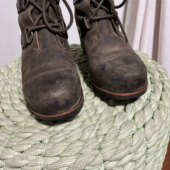 Sorel Joan of Arctic Rustic Brown Leather Lace Up Hidden Wedge Mid Boots