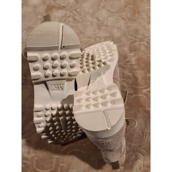 Sorel Women's Caribou OTM Waterproof Boots, Size US 8 Ancient Fossil/Chalk