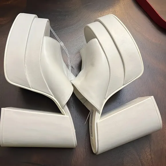 Steve Madden Cagey White Leather Double Platform Sandals