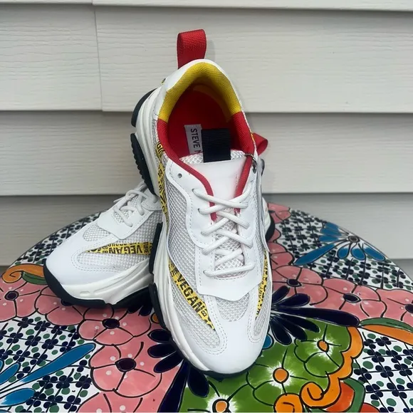 Steve Madden Women Possession 8M Slutty Vegan White/Red/Yellow Lace up