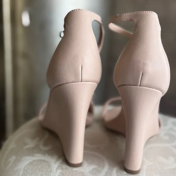 Steve Madden Women's Nude Wedge Sandals