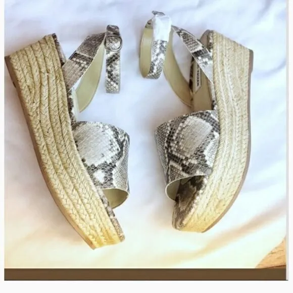 STEVE MADDEN CROC MOTIF PLATFORM SANDALS.…