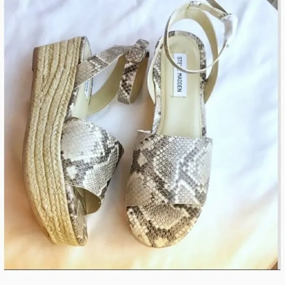 STEVE MADDEN CROC MOTIF PLATFORM SANDALS.…
